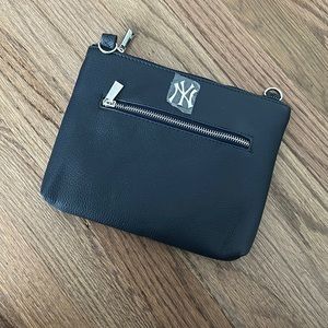 NY Yankees cross body or shoulder bag